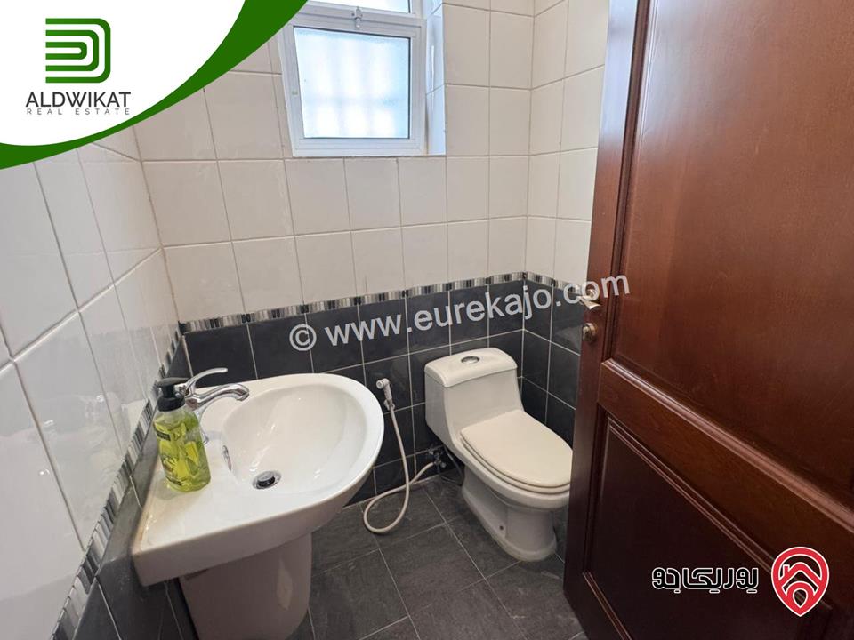 فيلا مستقلة للبيع في عمان - صويلح بالقرب من الحمر مساحة الأرض860م مساحة البناء 390م موقع اطلالة