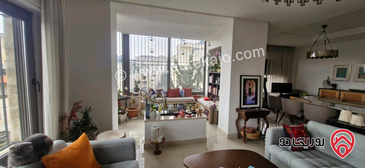 شقة طابق ثالث مساحة 207م مع مساحة 100 على السطح مش مبني للبيع في عمان - دير غبار