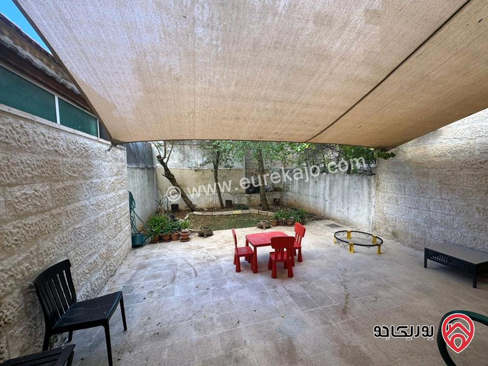 شقة شبه أرضية مساحة 126م داخلي و 100م خارجي للبيع مفروشة في عمان - الجندويل