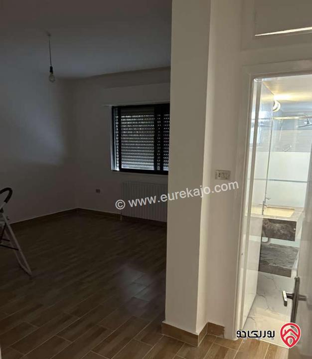 شقة فارغة طابق اول مساحة 170م للإيجار في عمان - السابع