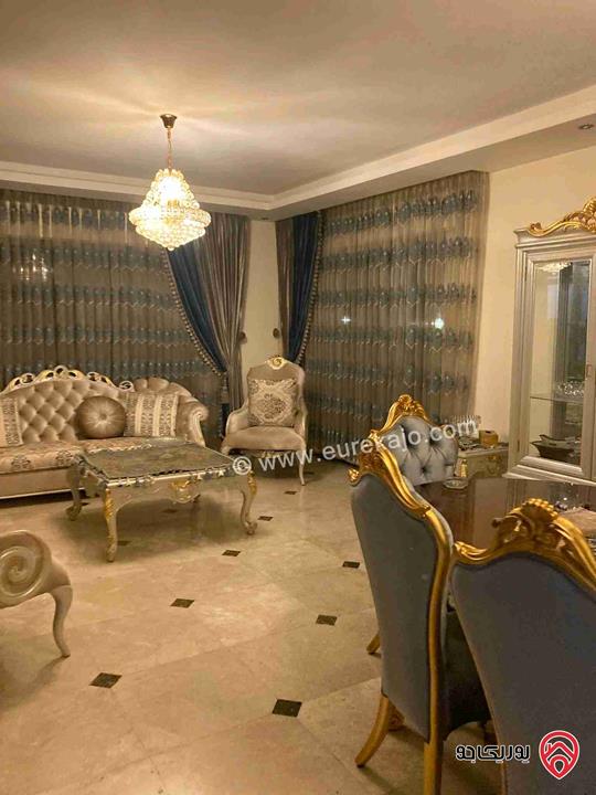شقة مساحة 250م طابق أول للبيع في عمان - دير غبار 