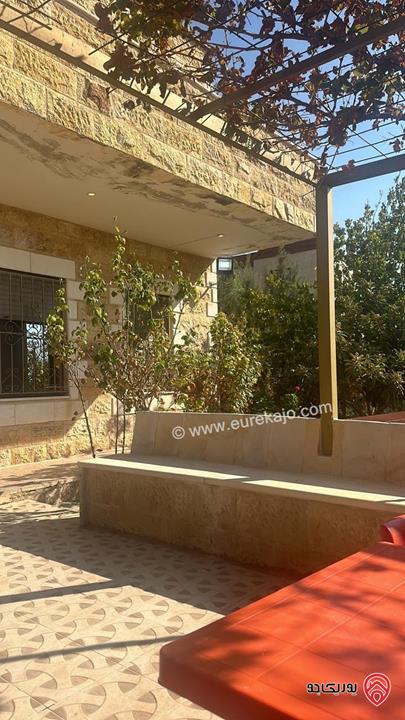 مزرعة فيها فيلا عدد 2 مساحة كل فيلا 300م على أرض 14 دونم للبيع في جرش