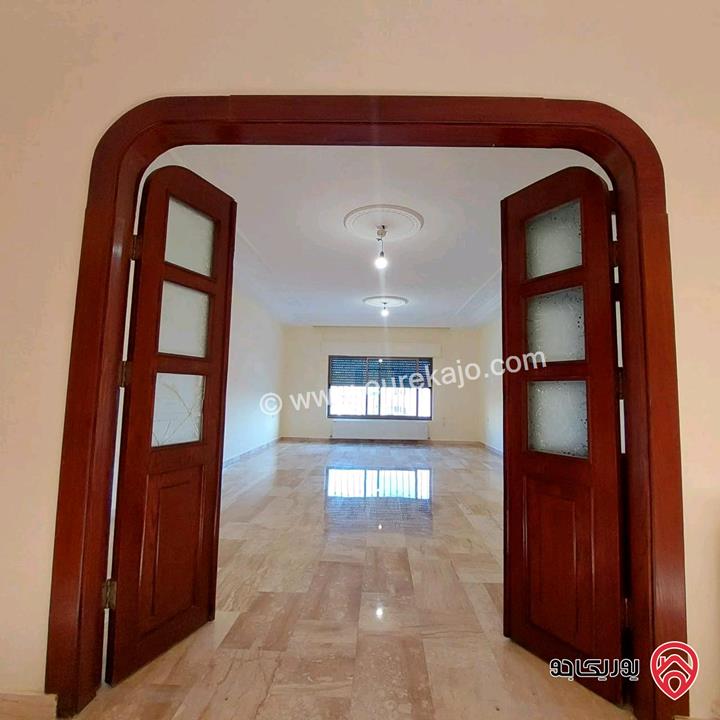 شقة طابق اخير مع روف مساحة 183م للبيع في عمان - خلدا