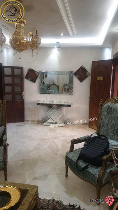 شقة أرضية مميزة للبيع في عمان - الجندويل خلف إدارة السير 186م مع ترس وحديقة 30م بسعر مغري