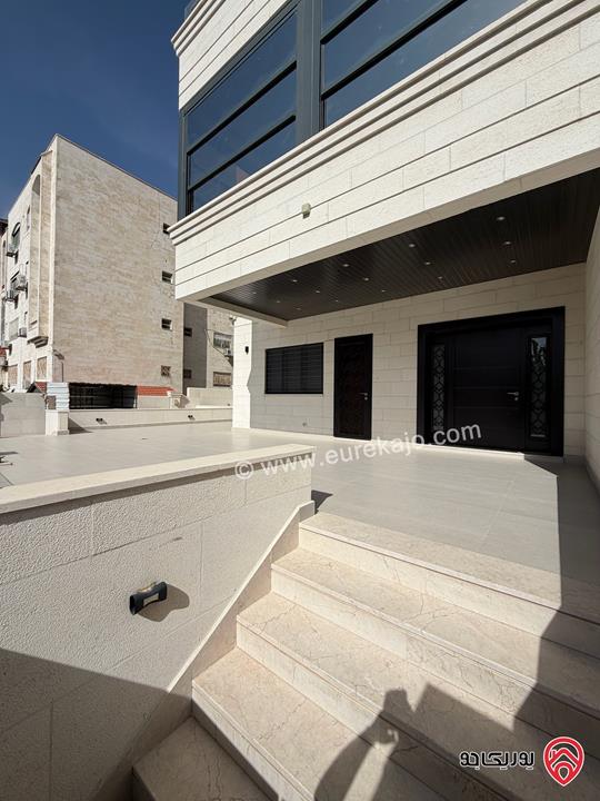Ground Floor Apartment 240 Sqm with Private Garden 300 Sqm for rent in Amman - Abdoun