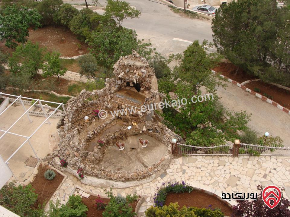 فيلا/شبه قصر راقيه للبيع في عمان - صويلح مساحة 1207م على أرض 2637م  