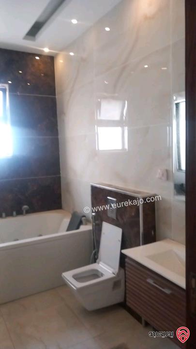 شقة طابق أول مساحة 205م للبيع في عمان - الجبيهة