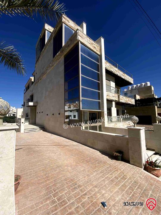 شقة ارضية مساحة 330م داخلي + حديقة 250م وكراج مستقل للبيع في عمان - دابوق