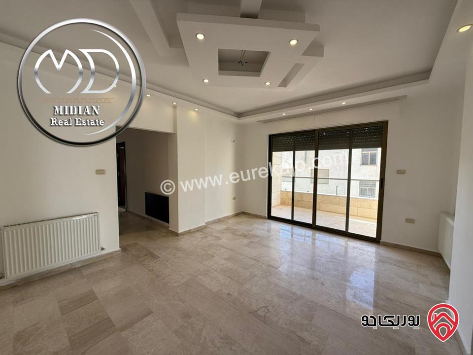 شقة ارضية فارغة للايجار في عمان - ضاحية النخيل مساحة 190م مع ترس 50م تشطيبات و ديكورات سوبر ديلوكس بسعر مميز جداً