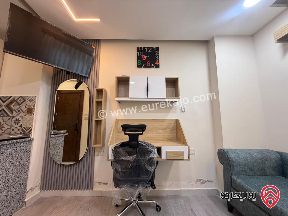 شقة مساحة 120م فيها 4 استديوهات واحد منهم غرفتين للبيع في عمان - الجبيهة شارع الجامعة 