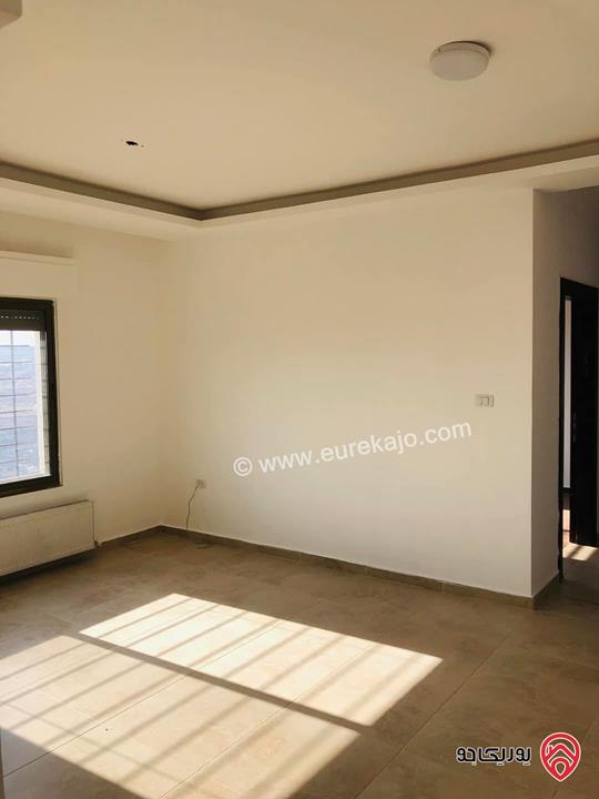 شقة طابق ثالث مساحة 205م مع روف 25م للبيع في عمان - الكرسي