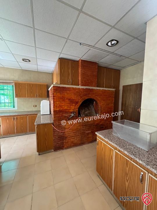 مزرعة مساحة الأرض 4 دونم والبناء 200م للبيع في البلقاء - منطقة تل الرمان 