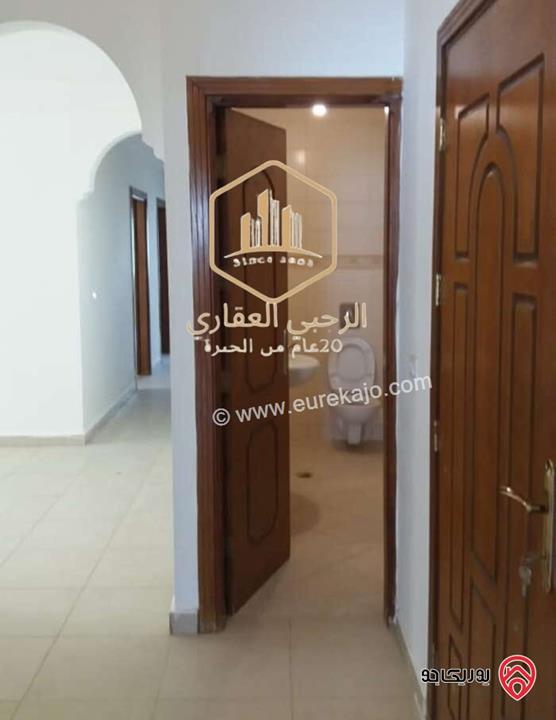 شقة شبه ارضية مساحة 180م داخلي و 40م ترس ومدخل مستقل للايجار في عمان - خلدا 