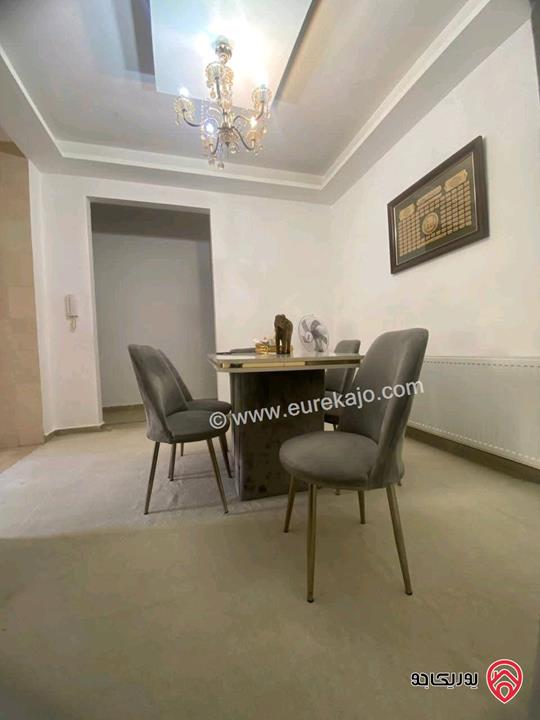 شقة ديلوكس طابق أرضي معلق مساحة 130م للبيع في عمان - ام السماق 