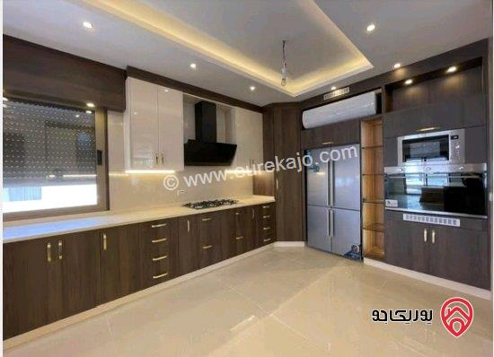 شقة طابقية (سكن خاص)مساحة 464م بإطلالة بانورامية منفردة و جميلة جداً على السيتي مول و حدائق الحسين وبالقرب من مكة مول للبيع في عمان - ام السماق  