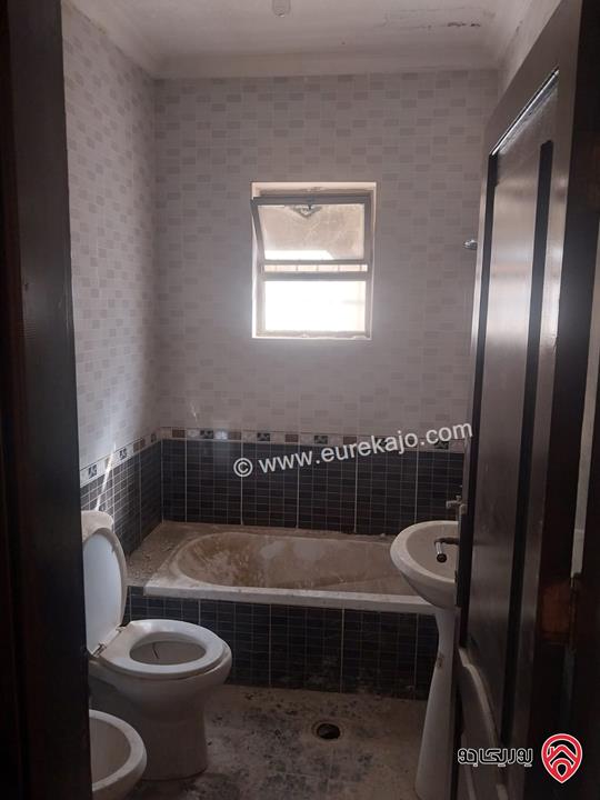 شقة طابق أرضي مساحة 120م داخلي و 150م خارجي للبيع في عمان - ضاحية الرشيد