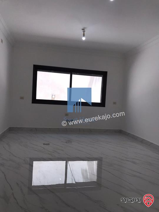 شقة فاخرة للبيع في عمان - خلدا قرب المدارس الإنجليزية 280م مع حديقة وترسات 320م لم تسكن