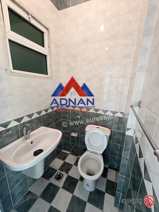 شقة طابق رابع مساحة 175م للإيجار الفارغ في عمان - الرابية