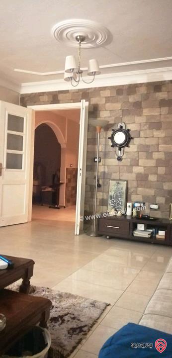 شقة فاخرة مفروشة مساحة 200م شبه ارضي معلقة على منسوب للبيع في عمان - الدوار السابع قرب سمارت باي 