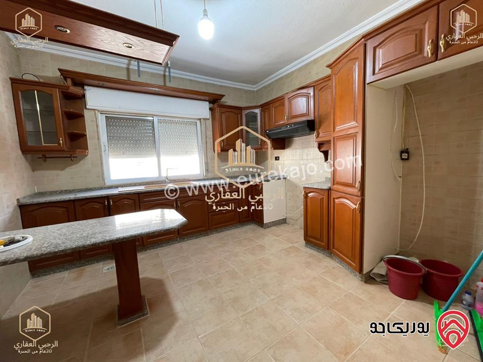 شقة طابق ثالث مع رووف مساحة 180م للايجار في عمان - الجاردنز 