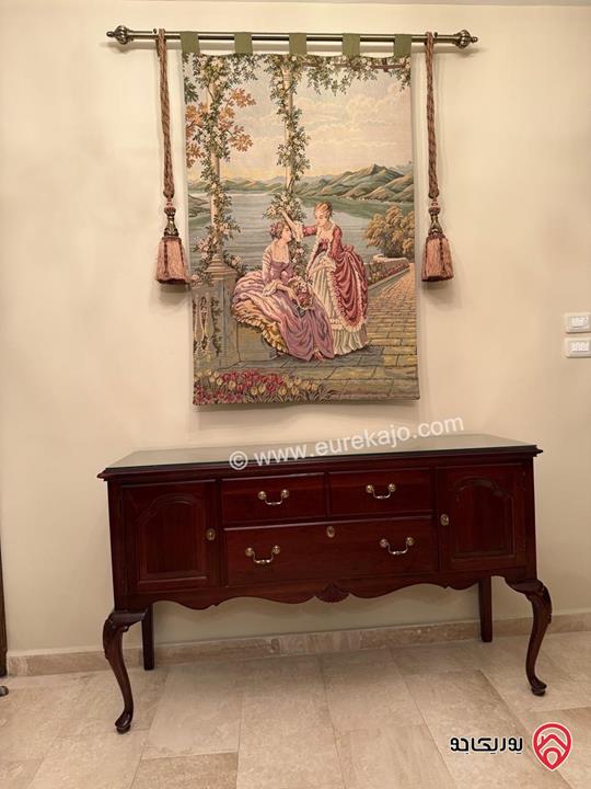 شقة سوبر ديلوكس طابق أخير مع روف مساحة 280م للايجار مفروشة في عمان - أم الكندم