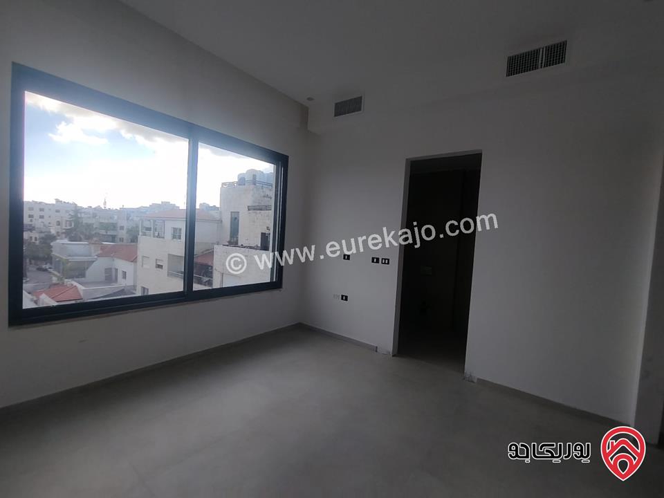 فلل متلاصقة مساحة الارض 250م مساحة البناء 500م للبيع في عمان - عبدون 