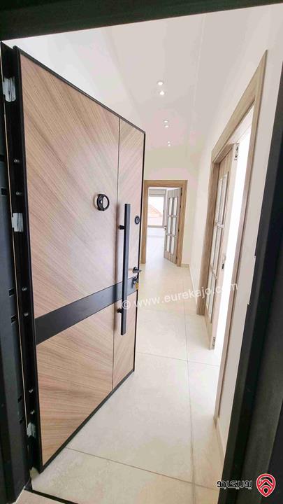 شقة مميزة أرضية مساحة 225م للبيع في عمان - الجبيهة 