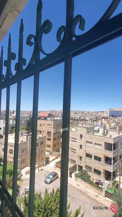 شقة مساحة 176م طابق ثالث للبيع في عمان - ضاحية الرشيد قريبة من شارع الجامعة 