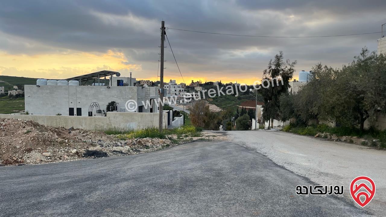  أرض على شارعين مساحة 476م للبيع في- منطقة أم البساتين 