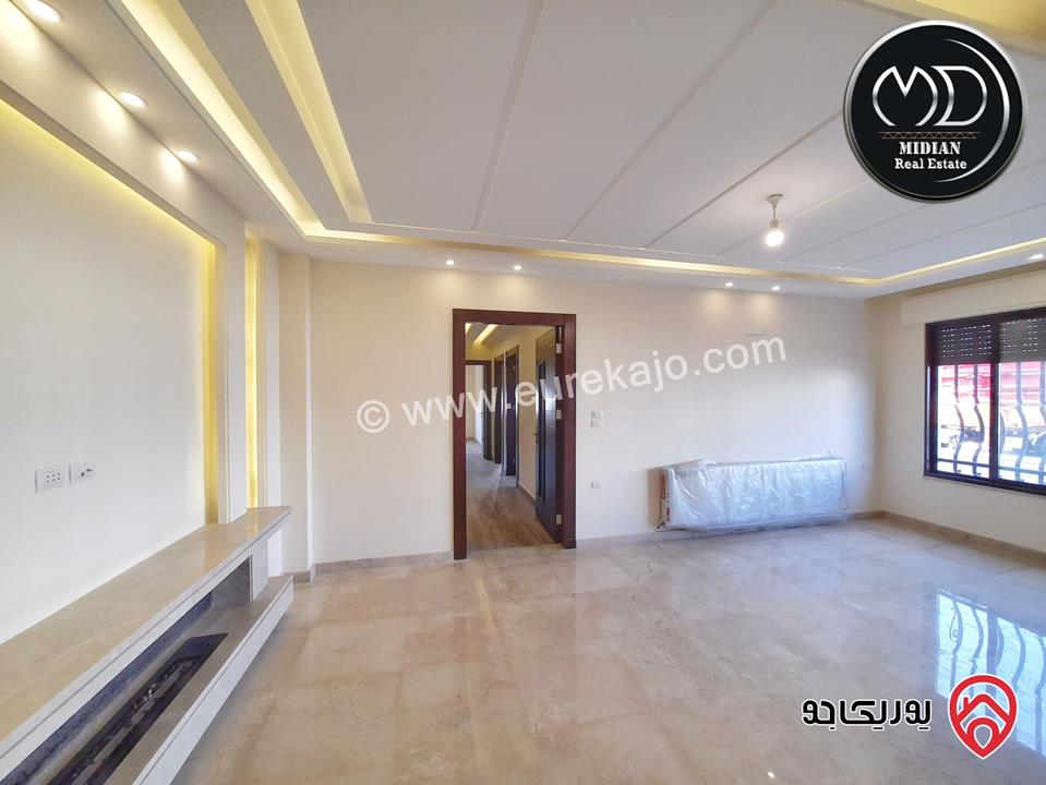 شقق طابقية جديدة للبيع حي الصحابة مساحات 240م 4 نوم تشطيبات و ديكورات فاخرة