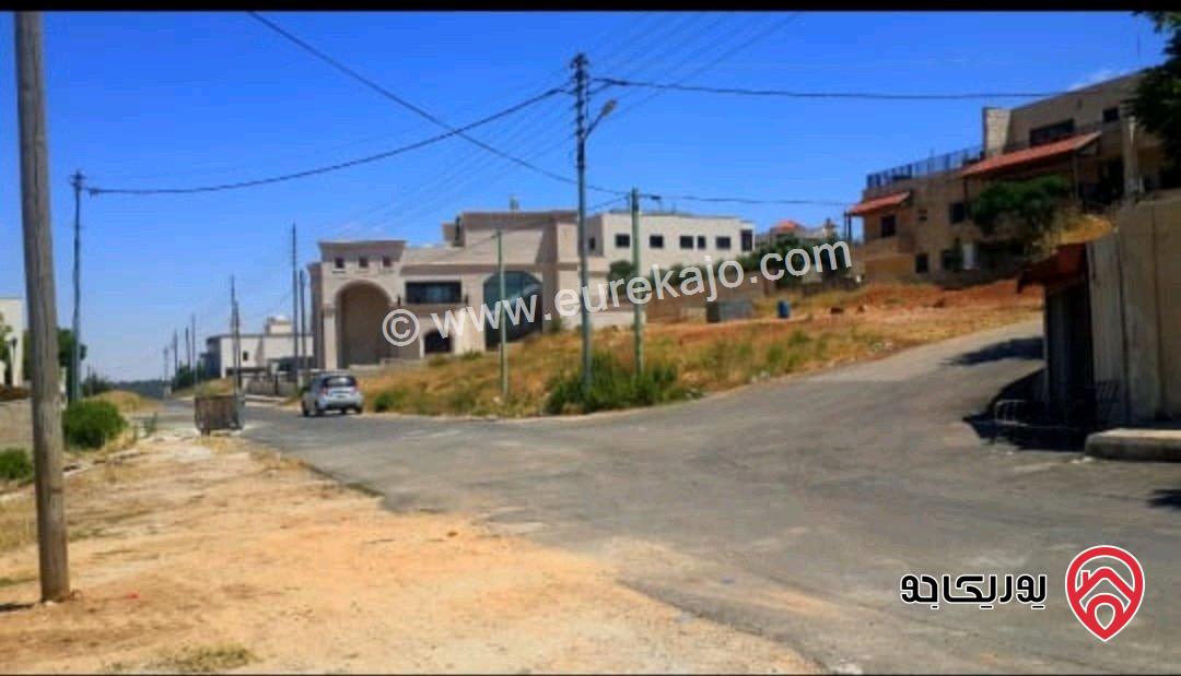 قطعة ارض مميزة مساحة 944م سكن (أ) خاص ع شارعين للبيع في عمان - مرج الحمام طريق المطار خلف مدارس العالمية 