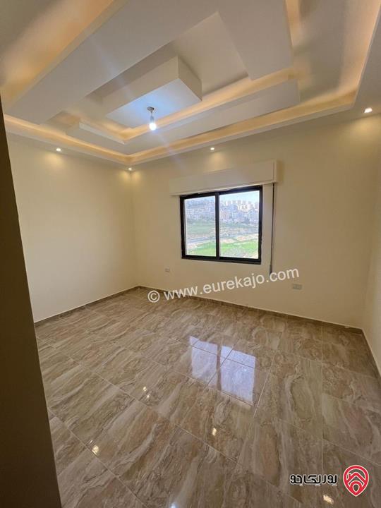 شقة فخمة طابق ثالث مساحة 160م للبيع في عمان - الجبيهة / حي المنصور