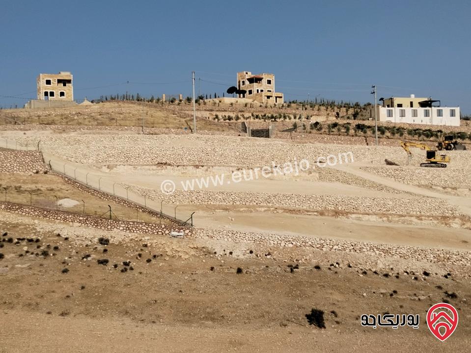 ارض مساحة 3 دونم و 586م للبيع في المفرق تجمع بين محافظتي الزرقاء مع النفرق