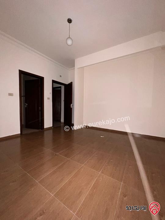 شقة أرضية مساحة 180م داخلي و 120م خارجي للايجار في عمان - السابع 