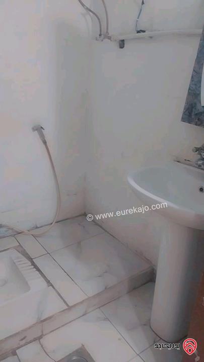 شقة طابق أول مساحة 80م للبيع في عمان - الذراع الغربي 