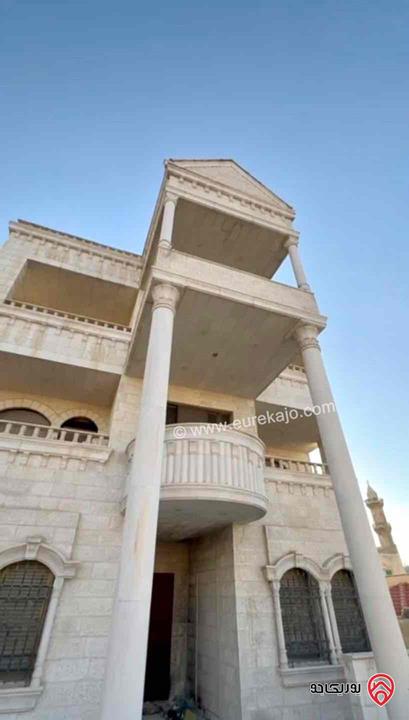 بيت مستقل مميز مساحة 800م على أرض 757م للبيع في عمان - منطقة ام نوارة 