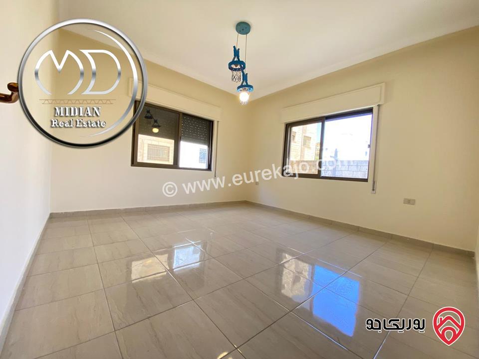 شقة ارضية فارغة للايجار في عمان - الرابية مساحة 125م مع ترس و حديقة 100م سوبر ديلوكس تصلح للعرسان بسعر مميز