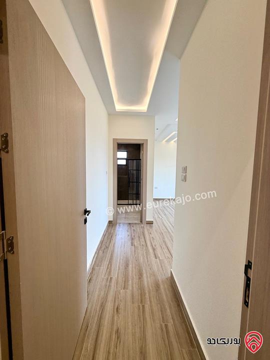 شقة ملوكية مساحة 180م داخلي و 80م خارجي للبيع في عمان - ابو علندا 