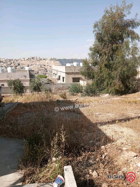 قطعة ارض مساحتها 819 متر مربع تنظيم سكني أ، تقع على شارعين، واصل جميع الخدمات للبيع في الزرقاء - منطقة حي الرشيد الرصيفة