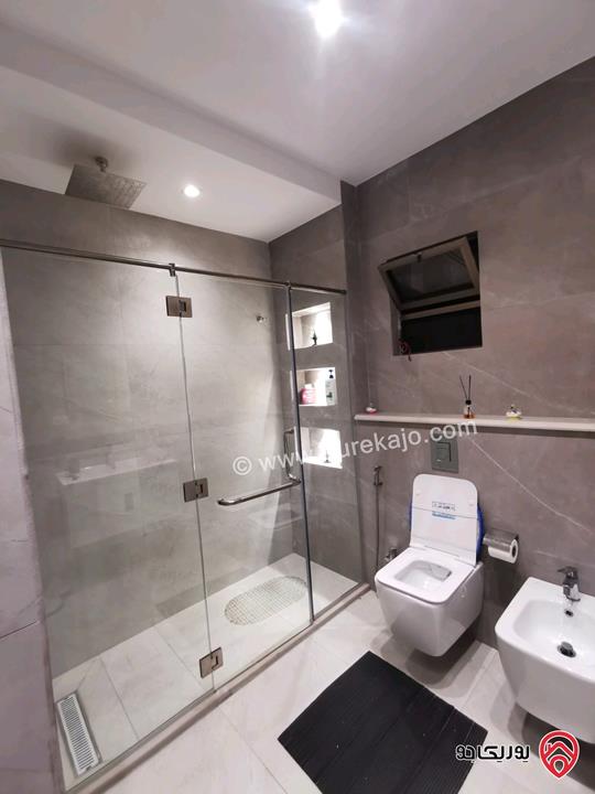 شقة طابق ثالث مساحة 220م للبيع في عمان - طبربور/طارق