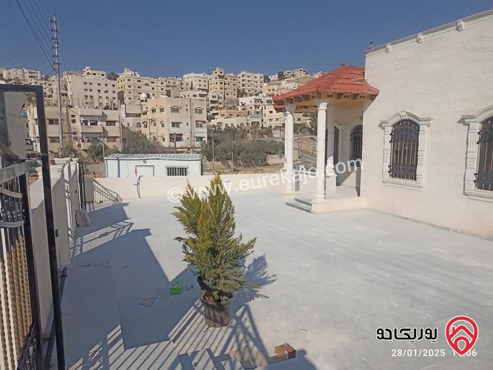 فيلا مساحة 236م على أرض 558م بناء حديث للبيع في الزرقاء - ضاحية الاميرة هيا