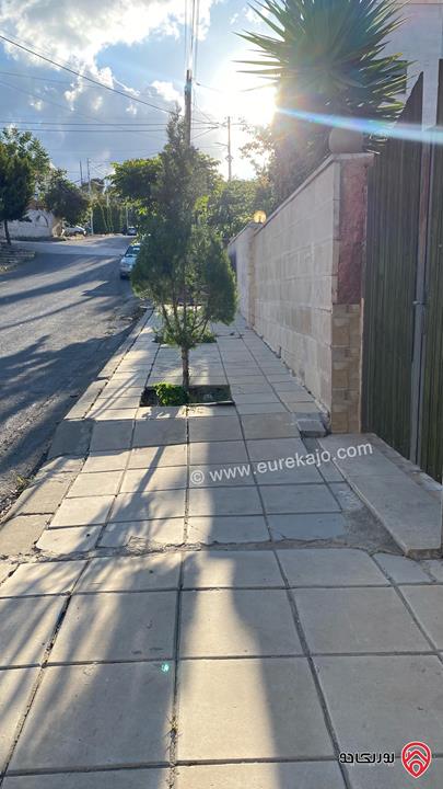 منزل مكون من طابقين على ارض 1 دونم و 27م للبيع في الكمالية ( حوض سلطان السلط)