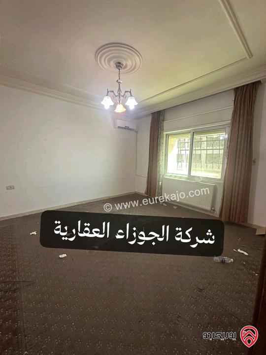 شقة فارغة مساحة 200م طابق ثالث للايجار في عمان - منطقة الرابية 