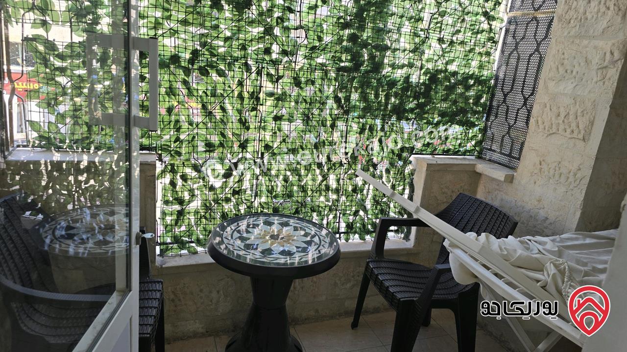 شقة مساحة 70م طابق أول مفروشه للإيجار في اربد - طلوع مسجد علياء التل 