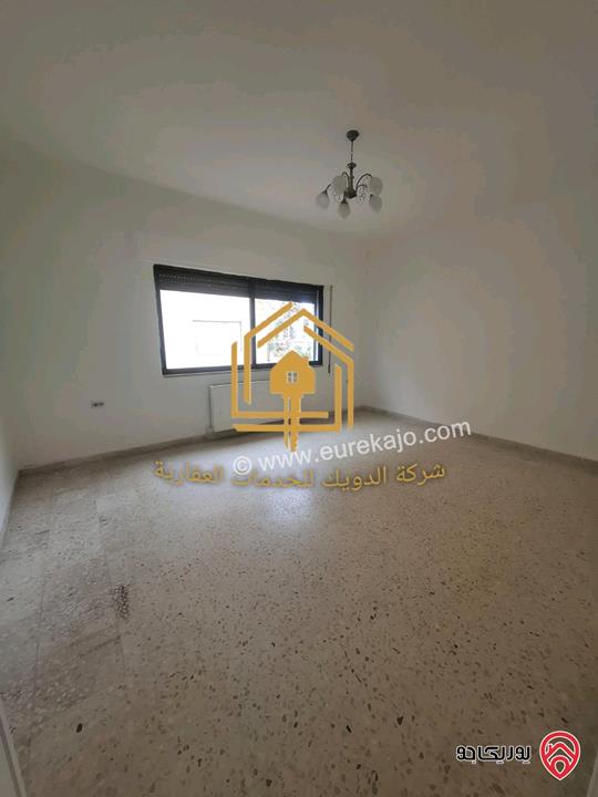 شقة فارغة طابق اول مساحة 130متر للإيجار في عمان - الجاردنز 