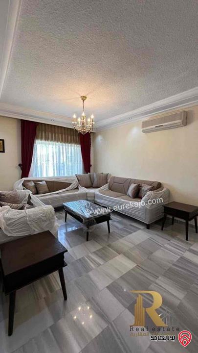 شقة استثمارية سكنية مساحة 125م طابق ثالث للبيع في عمان - الرابية