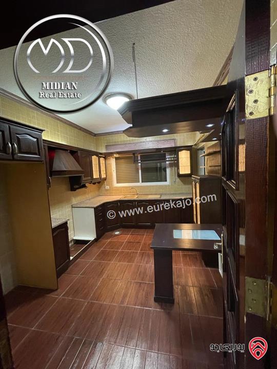 شقة للبيع طابق ثالث في عمان - الجندويل مساحة 160م تشطيبات سوبر ديلوكس اطلالة جميلة بسعر مميز