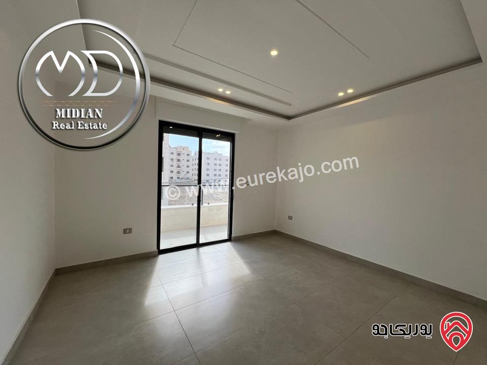 شقق ارضية و شبه ارضي جديدة للبيع في عمان - حي الصحابة مساحات 240م & 250م مع تراسات و حدائق تشطيبات فاخرة بأسعار مميزة