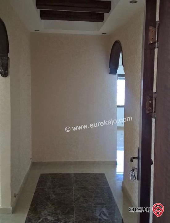 شقة طابق ثاني مساحة 200م للايجار في عمان - البنيات