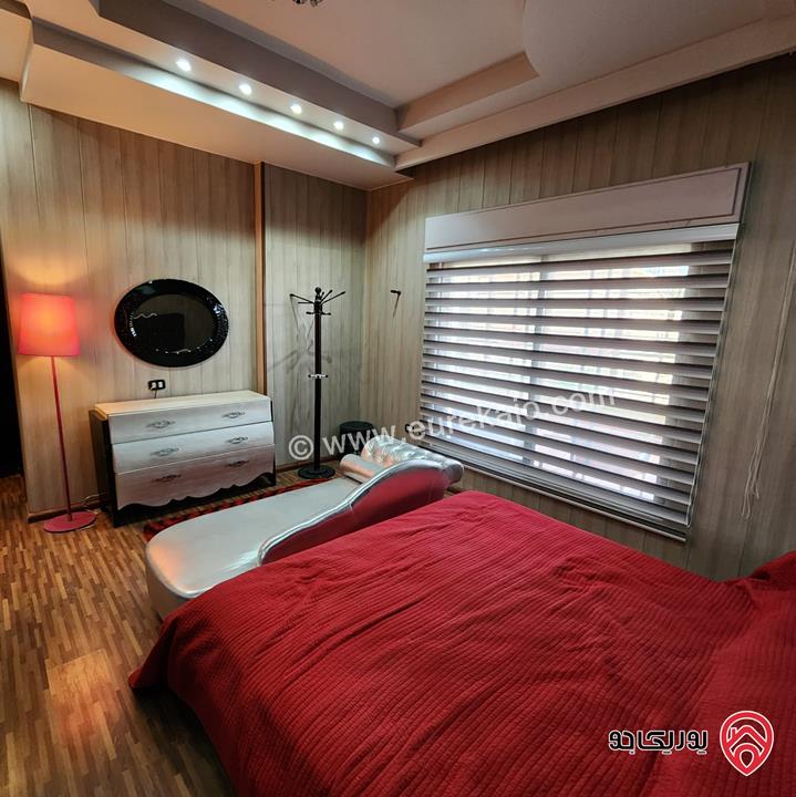 شقة فاخرة مفروشة طابق تسوية مساحة 260م للبيع في عمان - خلدا